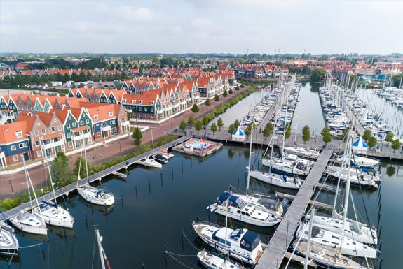 Luchtfoto van het park | Marinapark Volendam
